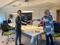 Afbeelding: Uitreiking boekje vrijwilligers 7 december 2021